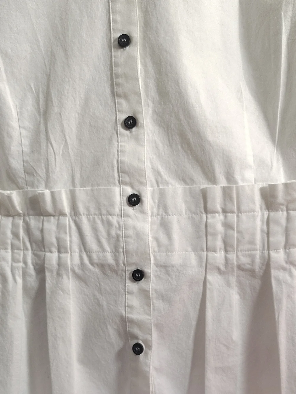 Nexx White Sophisticated Button-Front Pleated Waist Chic Blouse with Black Trim - Picture 3 of 7